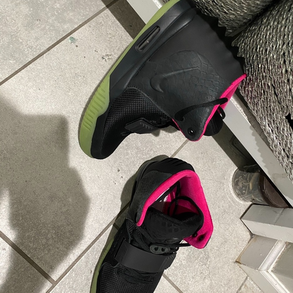 Yeezy sneakers - Picture 5 of 13